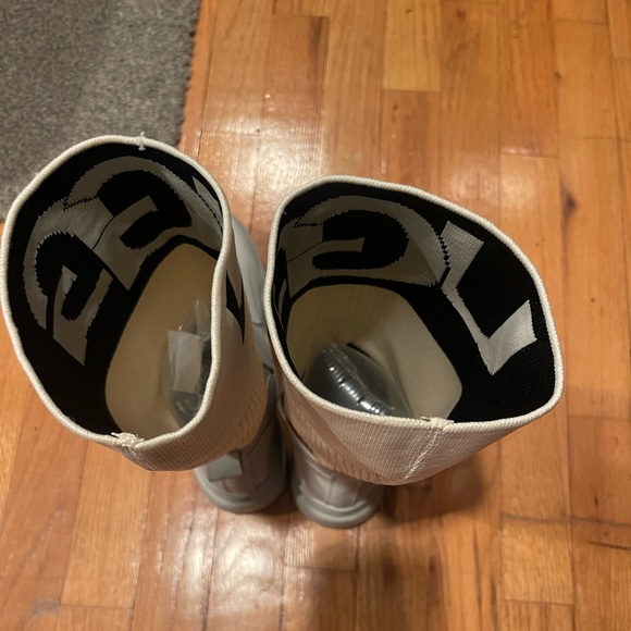 DH Gate ‘Ugg’ Boots - Picture 6 of 6